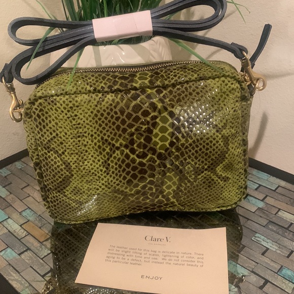 Clara. V Midi Sac Snake Embossed Leather Crossbody Bag
CLARE V. - Picture 12 of 14